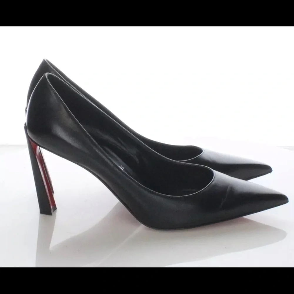 Christian Loubs - Picture 3 of 6